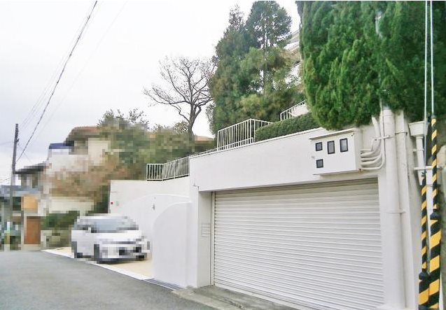 茨木市北春日丘3丁目　中古一戸建   大阪モノレール「阪大病院前」徒歩16分　平成2年7月建築の注文住宅