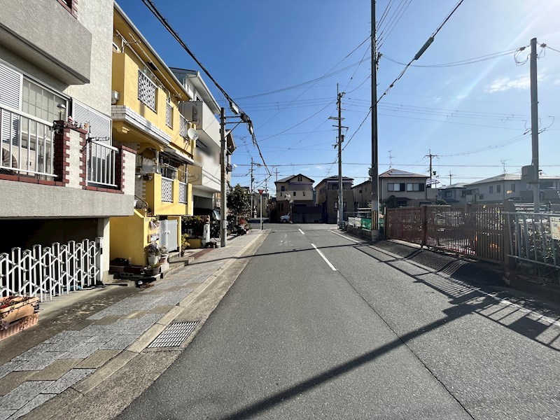 茨木市新堂3丁目　中古一戸建 現地写真（前面道路含む現地写真）