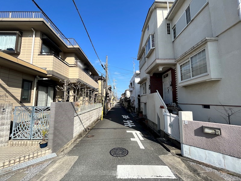 茨木市新堂3丁目　中古一戸建 現地写真（前面道路含む現地写真）