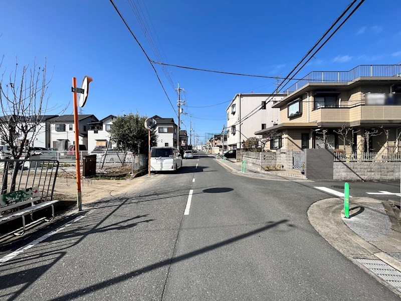茨木市新堂3丁目　中古一戸建 現地写真（前面道路含む現地写真）