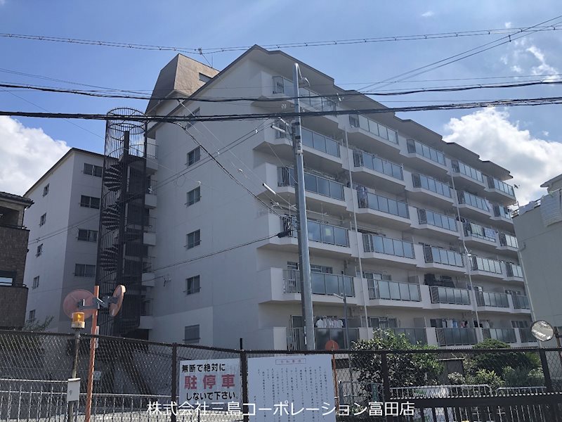 サンコーポ高槻阿武野   7階建て3階部分、角部屋