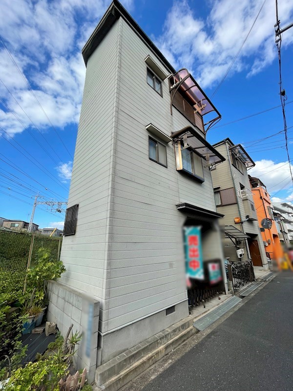 茨木市東奈良1丁目　中古一戸建 現地写真
