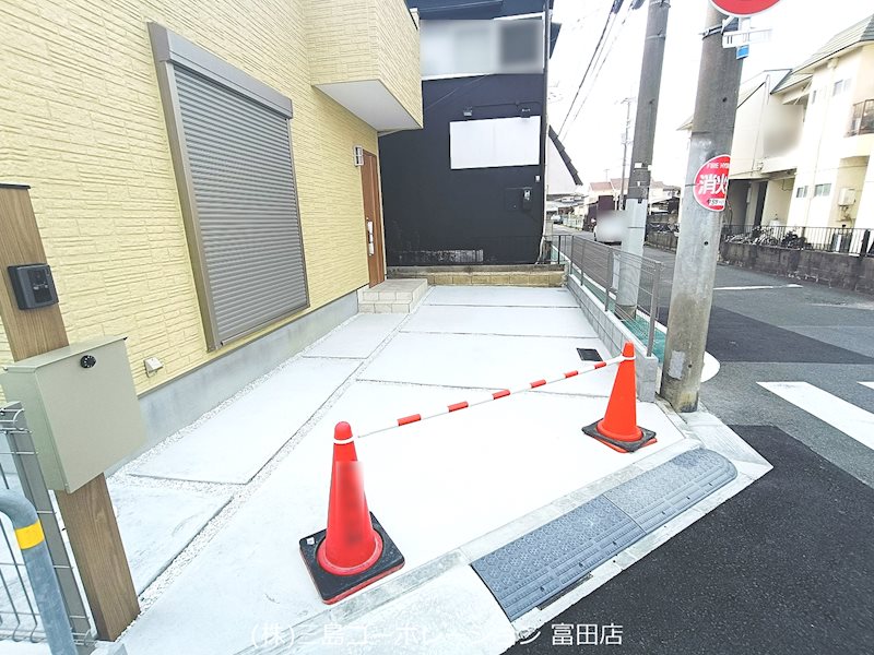 高槻市柳川町2丁目　新築一戸建 駐車場　1台駐車可能です♪