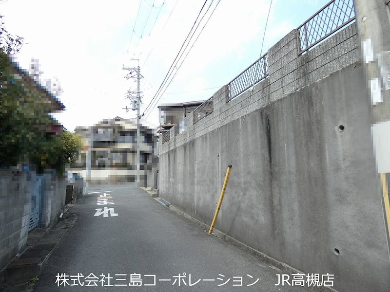 高槻市日吉台六番町　売土地 現地写真（前面道路含む現地写真）