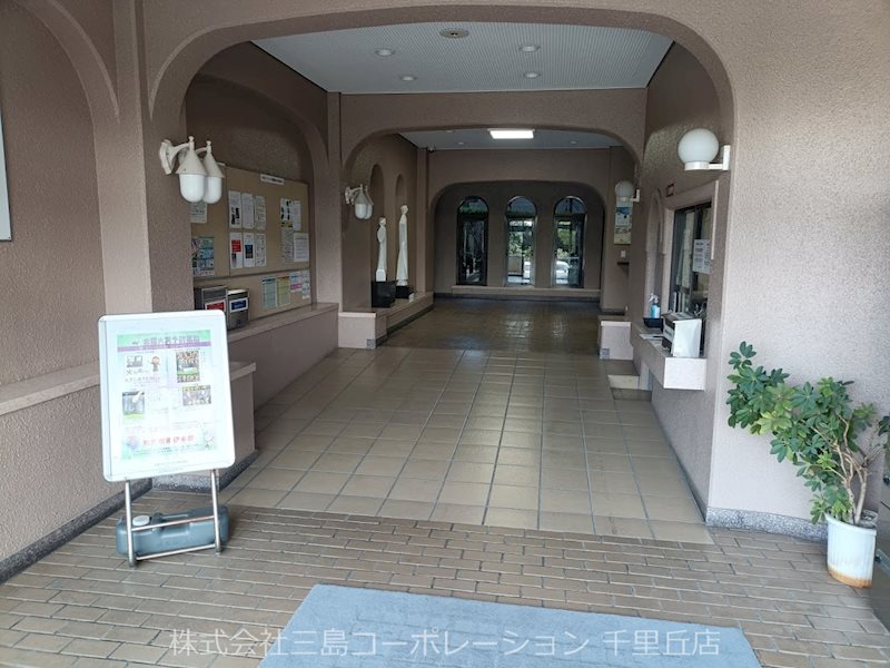 青葉丘マンション 共用部写真（エントランス）