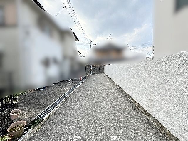 高槻市寿町2丁目　中古テラスハウス スーパー・コンビニ徒歩圏内で生活に便利