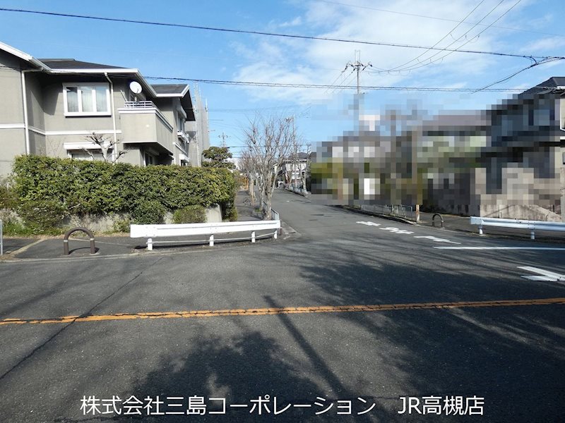 高槻市高見台　中古一戸建 現地写真（前面道路含む現地写真）