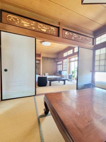 山之上5丁目一戸建 1階和室二間を合わせますと約14帖になります