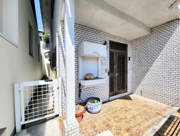 山之上5丁目一戸建 玄関ポーチ