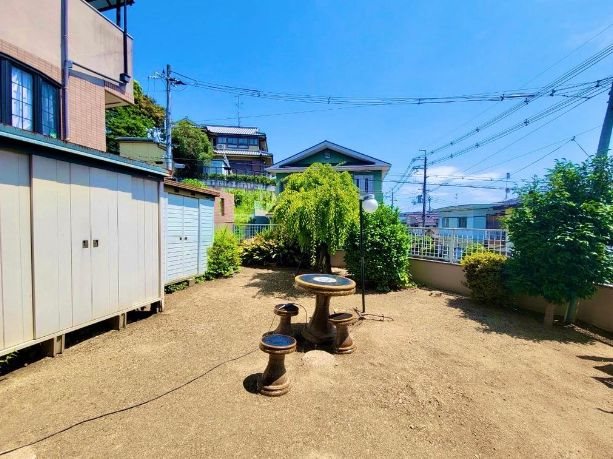 山之上5丁目一戸建 南東側の広々お庭