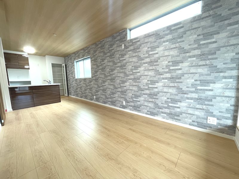 甲斐田新町一戸建 フィックス窓で明るくデザイン的にすっきりした雰囲気がします
