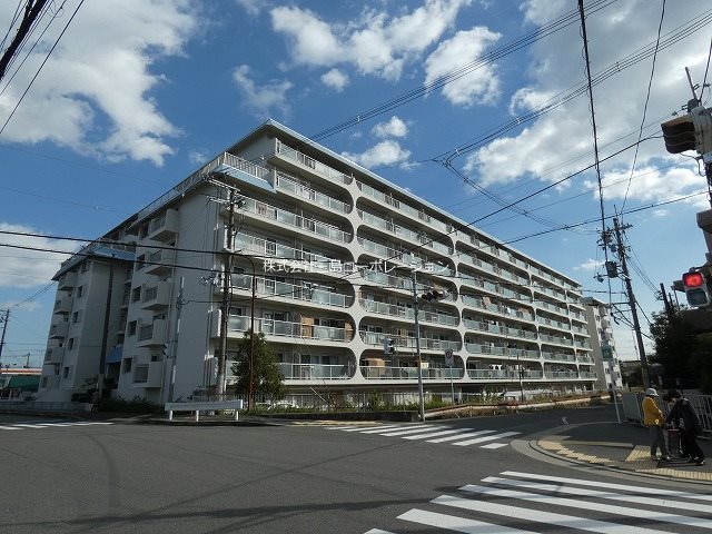 高槻スカイハイツ JR「高槻」駅徒歩11分・阪急「高槻市」駅徒歩14分
