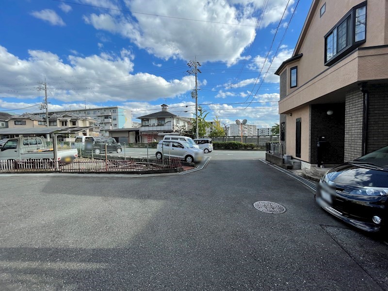 茨木市南安威3丁目　中古一戸建 現地写真（前面道路含む現地写真）