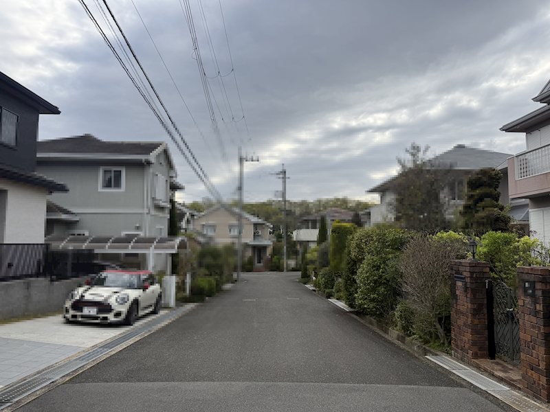 高槻市高見台　中古一戸建 現地写真（前面道路含む現地写真）