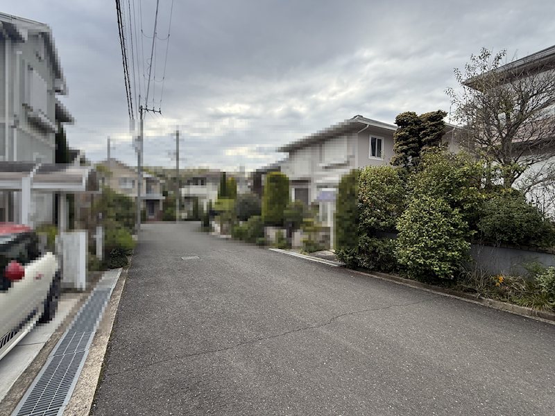 高槻市高見台　中古一戸建 現地写真（前面道路含む現地写真）