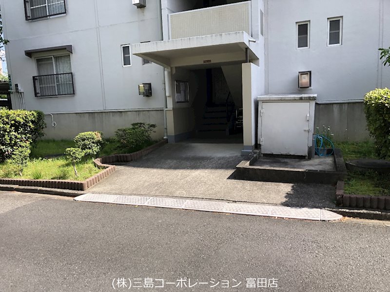 富田第二住宅61号棟  エントランス