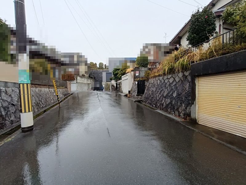 茨木市北春日丘4丁目　売土地 現地写真（前面道路含む現地写真）
