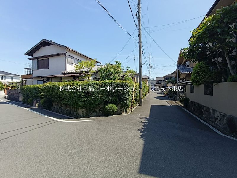 茨木市玉瀬町　売土地 現地写真（前面道路含む現地写真）