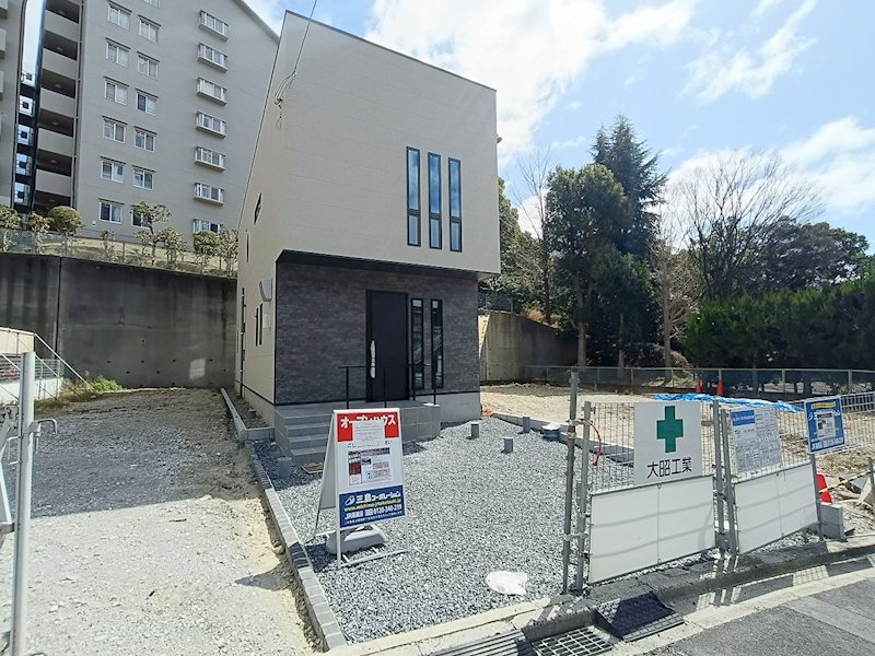 高槻市真上町6丁目　2号地　新築一戸建 地震に強い制震ダンパー設置