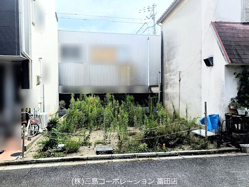 高槻市氷室町3丁目　新築一戸建 駐車スペースあり！