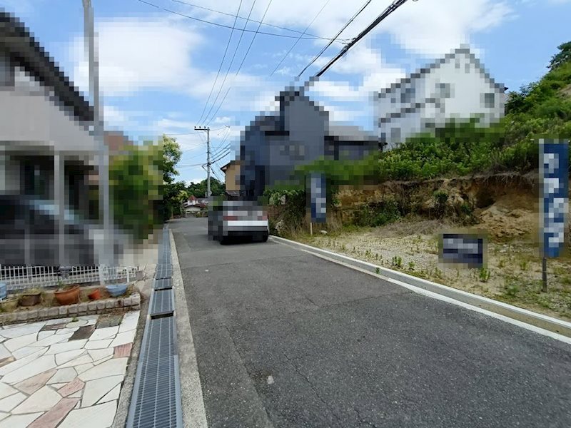茨木市南春日丘3丁目　建築条件付土地  2号地  現地写真（前面道路含む現地写真）