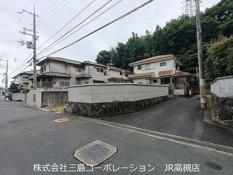 高槻市日吉台三番町　売土地 現地写真（前面道路含む現地写真）
