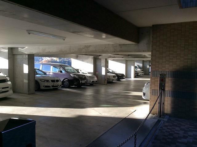 アルテ高槻エミネンス 駐車場