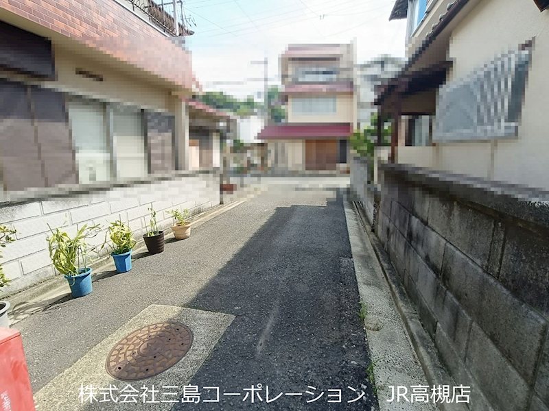 高槻市真上町3丁目　建築条件付売土地 現地写真（前面道路含む現地写真）