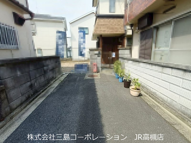 高槻市真上町3丁目　建築条件付売土地 現地写真（前面道路含む現地写真）