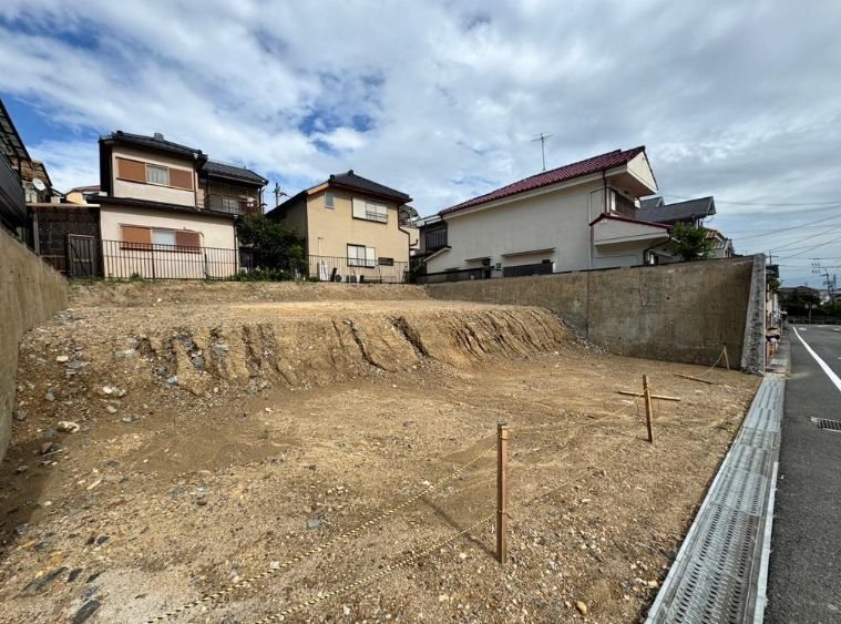 高槻市塚脇1丁目　建築条件付売土地1号地 現地写真（前面道路含む現地写真）