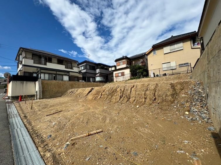 高槻市塚脇1丁目　建築条件付売土地1号地 現地写真（前面道路含む現地写真）