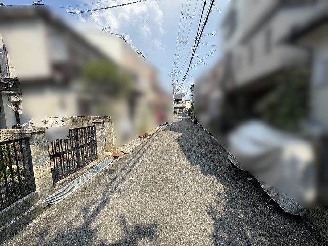 高槻市桜ヶ丘北町　中古一戸建 前面道路含む