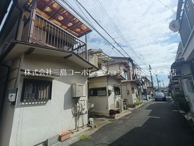 茨木市鮎川1丁目　売土地 現地写真（前面道路含む現地写真）