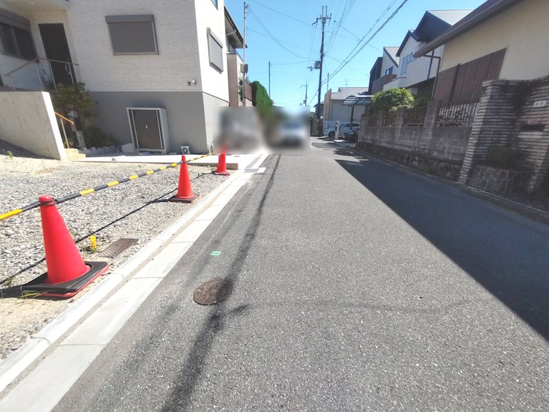 GRANDSELECT楠葉美咲三丁目　土地 現地、当該物件前面道路