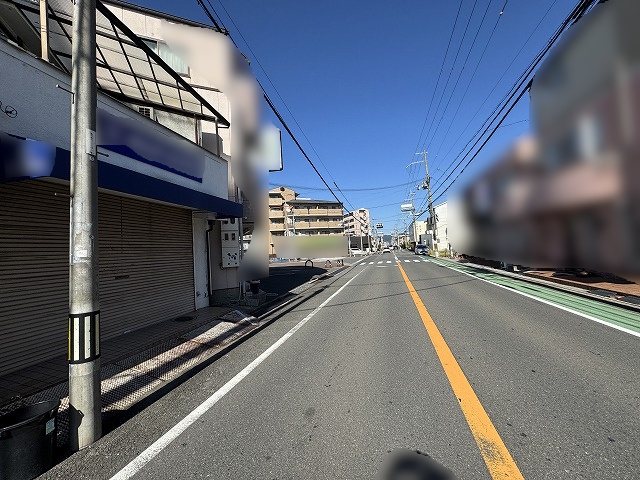 高槻市富田町6丁目　店舗付住宅（2戸1） 前面道路含む