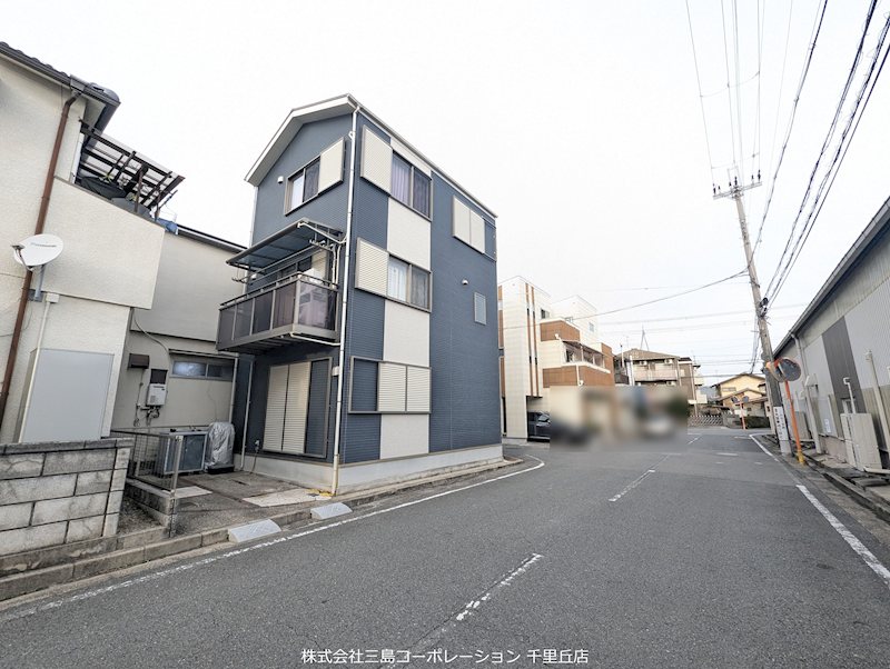摂津市鳥飼本町1丁目　中古一戸建 現地写真（前面道路含む現地写真）