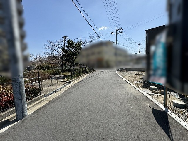高槻市栄町1丁目　建築条件付売土地 前面道路含む