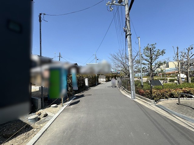 高槻市栄町1丁目　建築条件付売土地 前面道路含む
