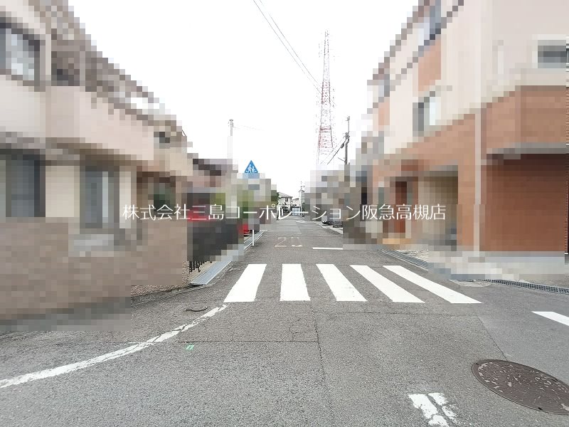 高槻市藤の里町　新築一戸建 現地写真（前面道路含む現地写真）