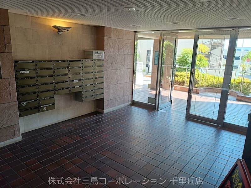 リベール千里新芦屋  共用部写真（エントランス）