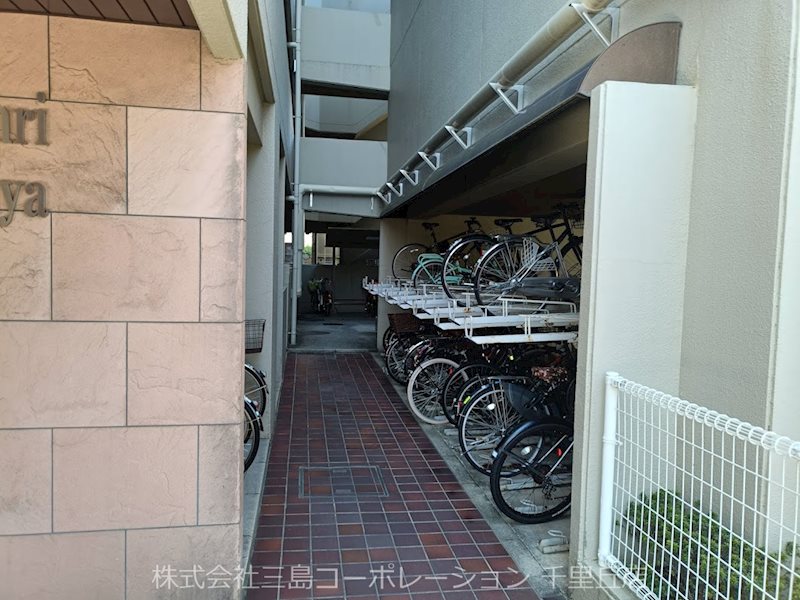 リベール千里新芦屋  駐輪場