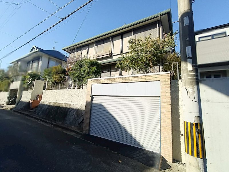 高槻市日吉台七番町　中古一戸建 LDKは広々20帖超