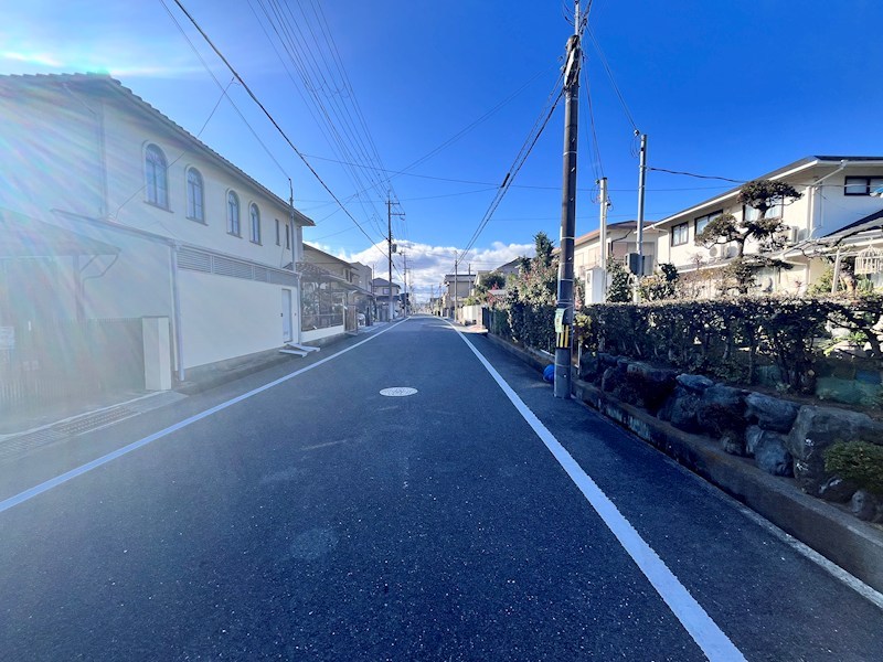 茨木市鮎川3丁目　売土地 現地写真（前面道路含む現地写真）