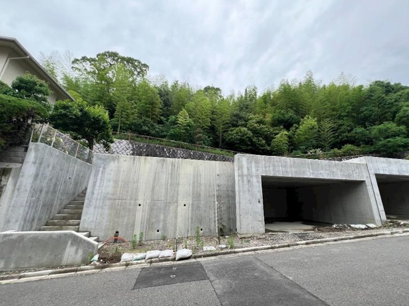 高槻市日吉台六番町　売土地1号地 現地写真（前面道路含む現地写真）
