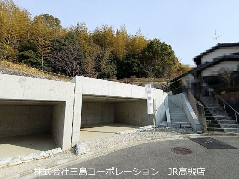 高槻市日吉台六番町　売土地2号地 現地写真（前面道路含む現地写真）
