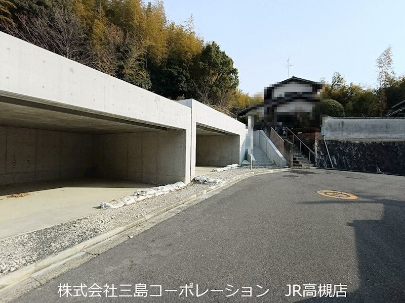 高槻市日吉台六番町　売土地2号地 現地写真（前面道路含む現地写真）