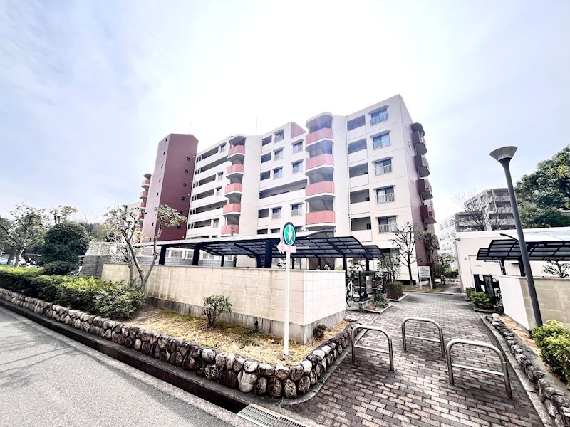 白川高層住宅8号棟 阪急「茨木市」駅バス9分　バス停徒歩2分