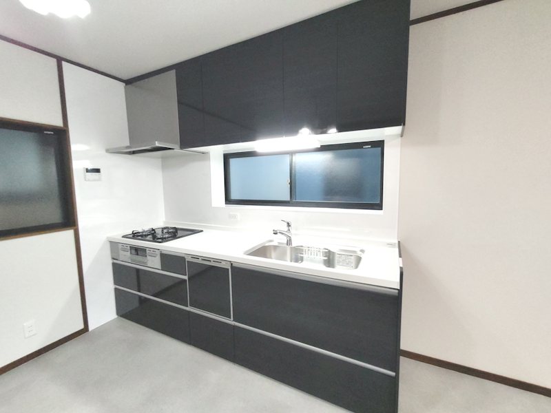 三矢町一戸建再生既存住宅 食器洗浄機付システムキッチンで料理がはかどります