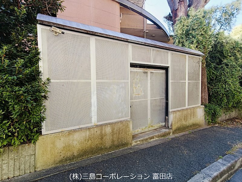 セラ高槻　 ゴミ置場