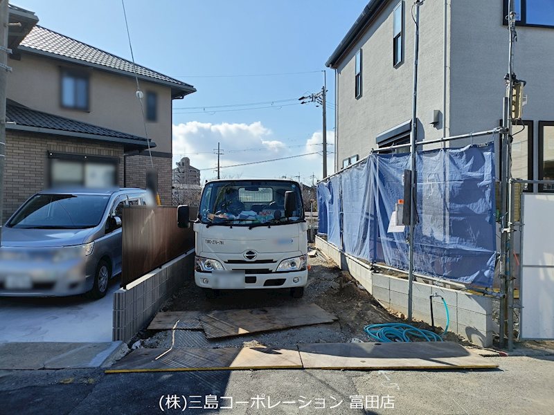 高槻市桜ヶ丘南町　新築一戸建 駐車場部分
